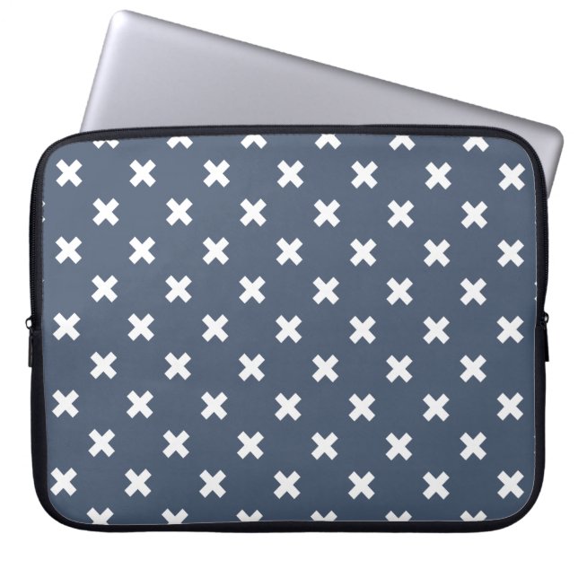 Weiße Kreuzstiche auf blau-grau Laptopschutzhülle (Vorderseite)