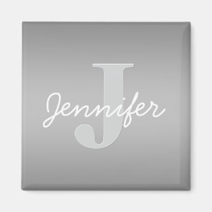 Weiße Kursivschrift & Graues Monogramm Farben be Magnet