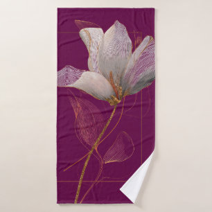Weiße Magnolie Goldlinien Magenta Badehandtuch