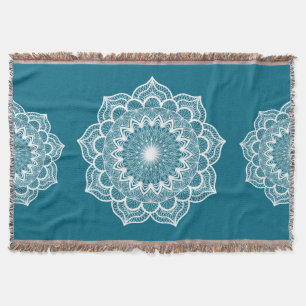 Weiße Mandala auf blauem Hintergrund Decke