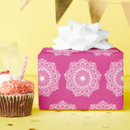 Weiße Mandala auf rosa Hintergrund Geschenkpapier