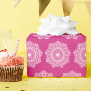 Weiße Mandala auf rosa Hintergrund Geschenkpapier