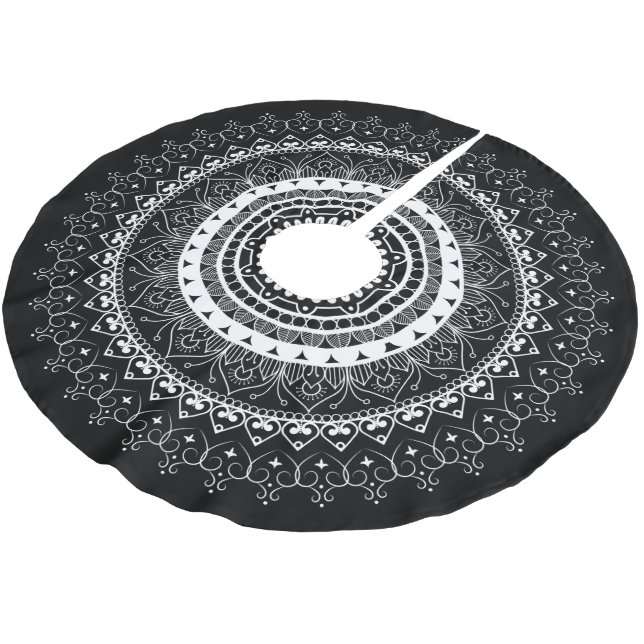 Weiße Mandala Schwarz Polyester Weihnachtsbaumdecke (Schrägansicht)
