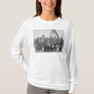 Weiße Männer (einschließlich Buffalo Bill) und T-Shirt