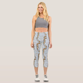 Weiße Marmortextur mit rissigen Goldadern Capri Leggings