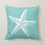 Weiße ModStarfish Beachy Kissen<br><div class="desc">Ein einfacher großer Mod Starfish im Weiß auf einem Chic Tan und einem Türkisakzent pillow. 
INNENARCHITEKTUR-ANMERKUNG: Klicken "fertigt weiter" besonders an,  um neue Hintergrundfarben vorzuwählen,  um das Farbschema Ihres modernen Strandhauses,  Strandthemaraumes,  Ozeanseitenpatios oder Starfishdekors zusammenzubringen.</div>