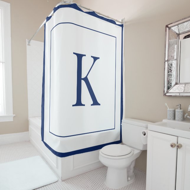 Weiße &navyblaue Monogramminitiale Duschvorhang (Beispiel)