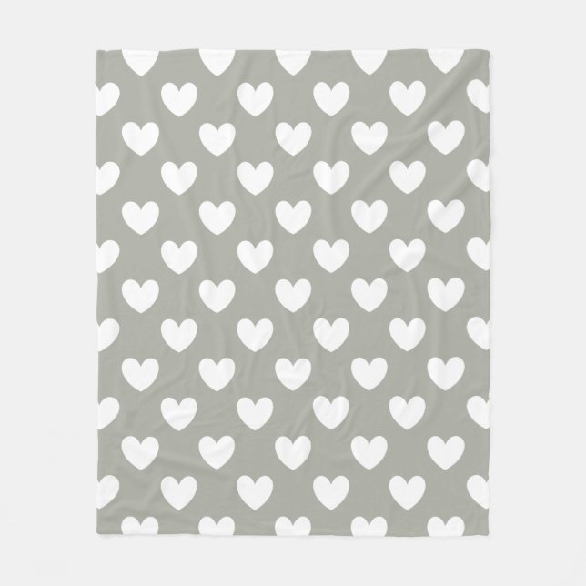 Weiße Polka Herzen auf Pussywillow Gray Fleecedecke (Vorderseite)