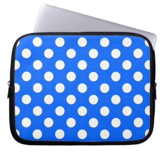 Weiße Polka Punkte auf königsblau Laptopschutzhülle