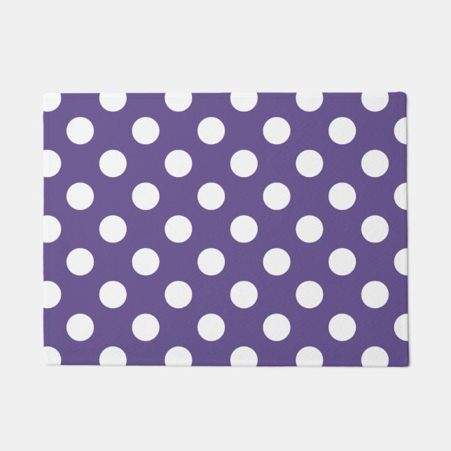 Weiße Polka-Punkte auf Ultraviolett Fußmatte (Vorderseite)