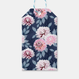 Weiße, rosa Blume auf dunkelblau. Geschenkanhänger