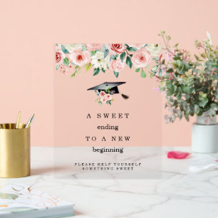 Weiße & rosa Blumen-Hut-Abschluss-Tischdeko Acrylschild