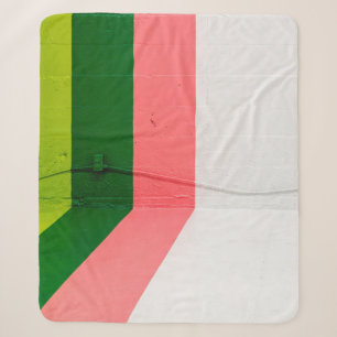 Weiße, rosa, grüne und gelbe Wand Sherpadecke