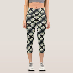 Weiße Rose mit Raindrops Abstraktes Blumenmuster Capri Leggings