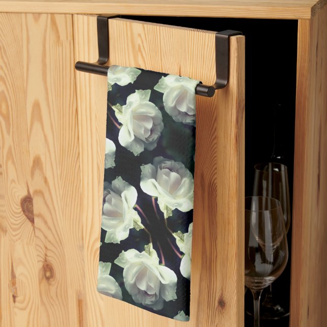 Weiße Rose mit Raindrops-Muster Geschirrtuch (Drittel gefaltet)