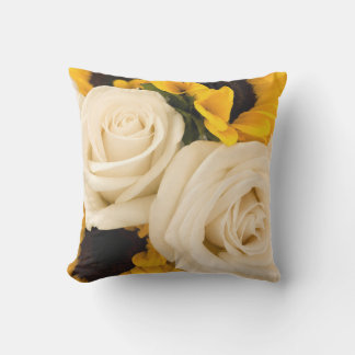 Weiße Rose und Sonnenblumen-Foto Kissen