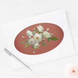 Weiße Rosen auf einem verträumten, ovalen Aufklebe Ovaler Aufkleber