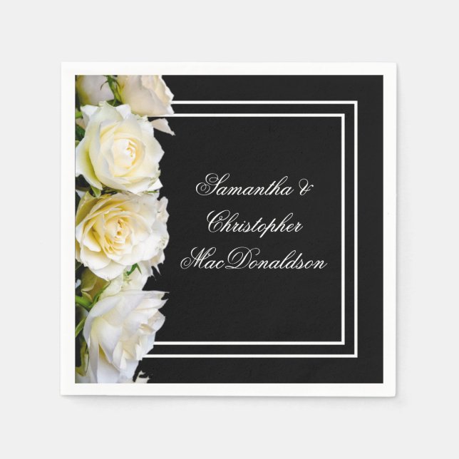 Weiße Rosen auf einer Hochzeit mit schwarzem Blume Serviette (Vorderseite)