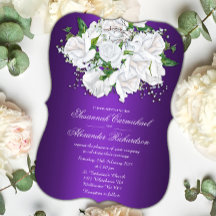 Weiße Rosen auf Lila geschliffener Hochzeitseinlad