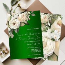 Weiße Rosen auf Smaragdgrüner Hochzeit