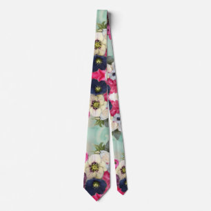 WEIßE ROSEN MIT ANEMONENBLÜTEN, BLAUEN BLUMEN KRAWATTE