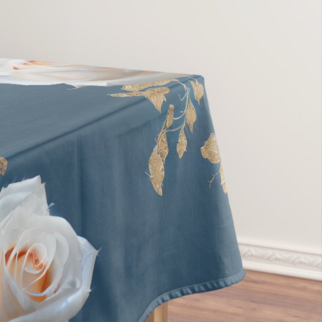 Weiße Rosen und goldene Blätter auf blauem Hinterg Tischdecke (Beispiel)