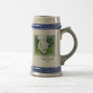 Weiße Rosen-Unterzeichnungs-Tasse Bierglas