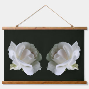 Weiße Rosen-Zwillinge Florale Naturkunst Wandteppich Mit Holzrahmen