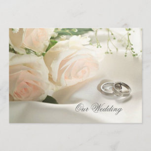 Weiße SahneRosen und Ringe, die Einladung Wedding