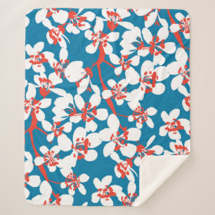 Weiße Sakura, klassisch blaues Hintergrundmuster. Sherpadecke