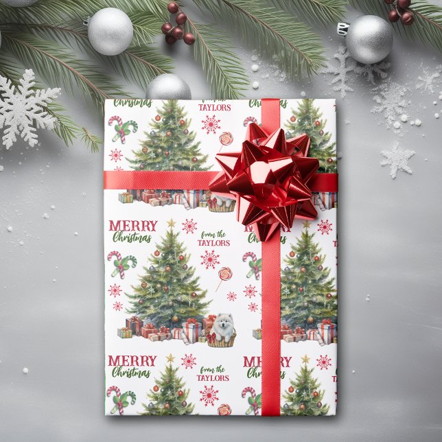 Weiße samtige Welpe unter dem Weihnachtsbaum Geschenkpapier (Von Creator hochgeladen)