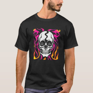 Weiße Schädel mit rosa und orangefarbenen Flammen T-Shirt