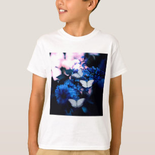 Weiße Schmetterlinge Blaue Blumen, Schmetterling T-Shirt