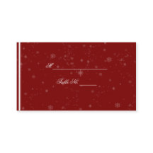 Weiße Schneeflocken auf Cranberry-Hochzeitsslippen