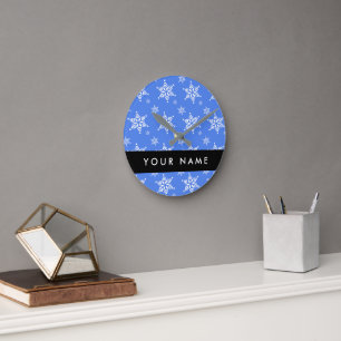 Weiße Schneeflocken, Blau, Ihr Name, Personalisier Runde Wanduhr