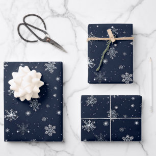 Weiße Schneeflocken im dunkelblauen Hintergrund Geschenkpapier Set
