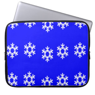 Weiße Schneeflocken in Blau Laptopschutzhülle