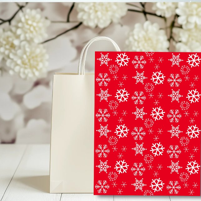 Weiße Schneeflocken und Weihnachten im roten Hinte Seidenpapier (Von Creator hochgeladen)