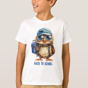 Weiße Schüssel mit blauem Rucksack, Hüten und Auge T-Shirt