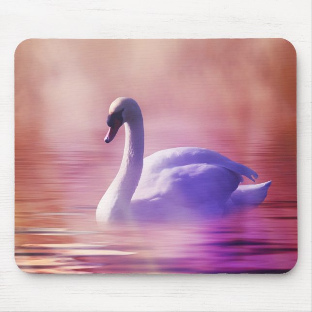 Weiße Schwäne, die auf einem scheußlichen See schw Mousepad (Vorne)