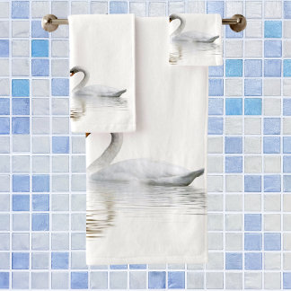 Weiße Schwäne in Liebe mit Familiennamen Badhandtuch Set