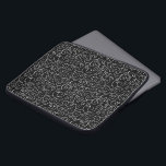 Weiße Scrollbahnen auf schwarz Laptopschutzhülle<br><div class="desc">Handgemalte,  weiße Kurven treffen sich und divergieren in diesem vielseitigen Wiederholdesign auf schwarzem Hintergrund. Das stilvolle Gemälde ist frei fließend und dekorativ. Aquarellmalerei,  gescannt,  digital verbessert. Copyright © 2014 Claire E. Skinner. Alle Rechte vorbehalten.</div>