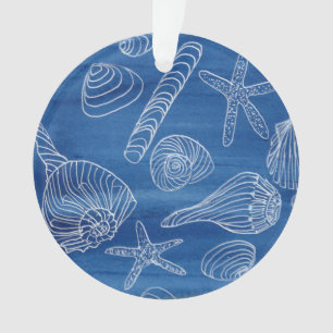 Weiße Seashells auf blauer Verzierung Ornament