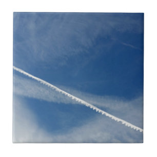 weiße Spitze am Himmel Fliese