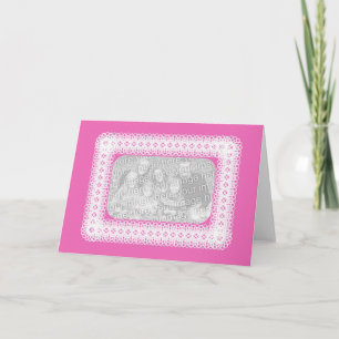 Weiße Spitze auf rosa Karte