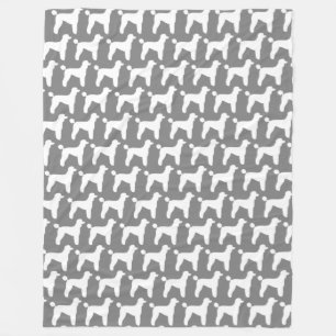 Weiße Standard Poodle Silhouette Muster Grau Fleecedecke