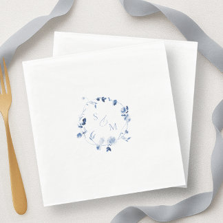 Weiße staubblaue Monogramm-Blumen-Hochzeitsserviet Serviette