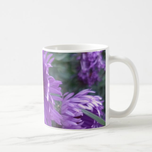 Weiße Tasse 330 ml mit Blumendruck lila (Rechts)