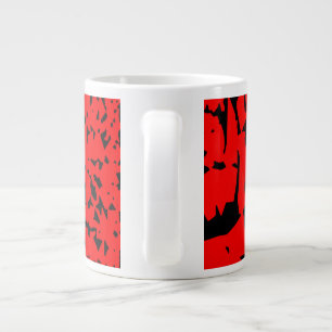 Weiße Tasse mit handgemachter roter Gestaltung