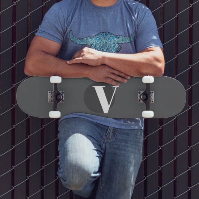 Weiße Typografie-Brauch, Initialgrau Skateboard (Außenbereich 3)